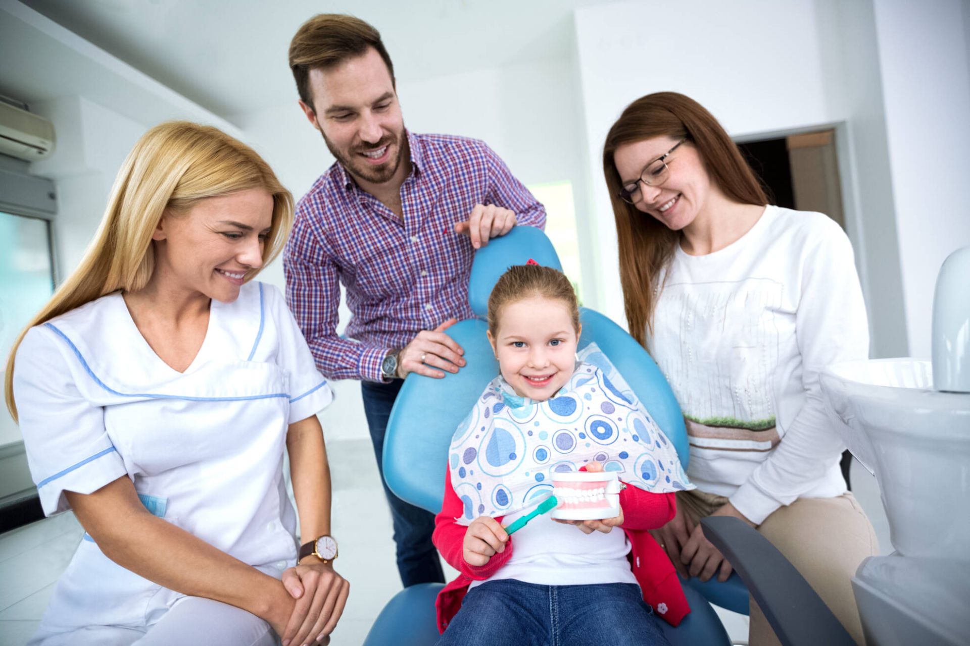 Benefits of Having a Family Dentist in NW Calgary